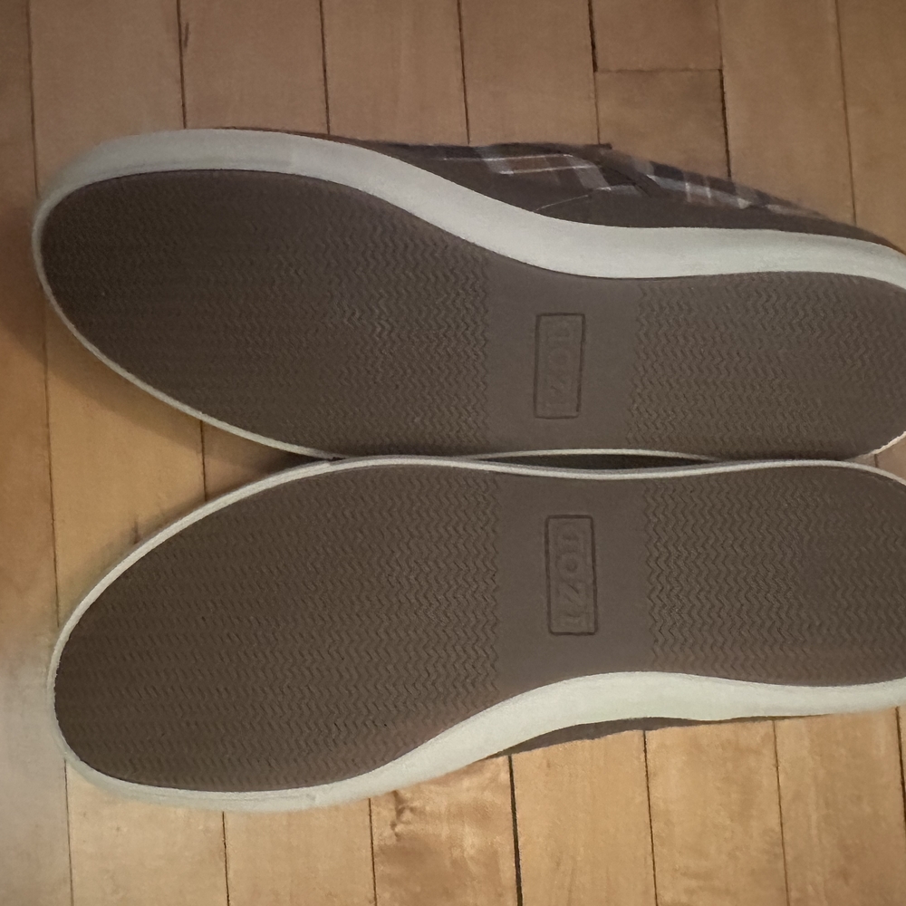 IZOD Men's Brown Plaid Slip-On Shoes - Picture 7 of 8